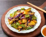 ジャガイモ、ナス、ピーマンの炒めもの（中華料理 興隆 東十条店）