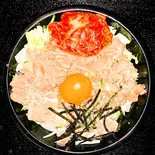 プルコギサラダ丼（韓国食堂明）