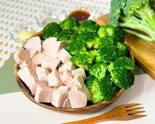 大満足サイズ(480g)338Kal※ディップソース3個推奨（やみつき国産鶏胸肉＆ブロッコリー）