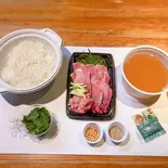 【冷】まぐろ漬け茶漬け(ご飯220g)（寿司割烹山水）