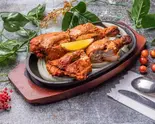 タンドリーチキン(4P) (tandoori chicken)（Indian Restaurant ＆ Bar JAI KALIKA）