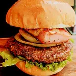限定 厚切りベーコンバーガー【ポテト付き】（MR.）