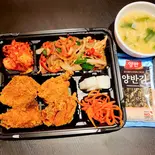 和牛のプルコギ＆クリスピーチキン弁当[ライス＆スープ付き]（ソウル食堂）