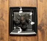 【dish】名物！！黒唐揚げ Black KARAAGE（ヘルシー野菜とヴィーガンDELIのお弁当【aux DELI】）