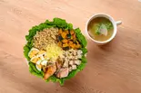 【美肌効果】サーモンクリーミーサラダボウル＆ヘルシー野菜スープセット（チョップドサラダ専門店 フィットグリーン 恵比寿 Chopped Salad FitGreen Ebisu）