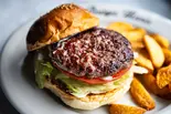 ハンバーガー(フレンチフライ付)Hamburger with French Fries（BurgerMania恵比寿店）