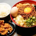 【店長超絶おススメ】うれしい煮卵のせ台湾まぜそば カラアゲ3個ごはん150gセット(【超美味でも980円】まぜぬなら まぜてみせよう まぜ麺屋 堺店)