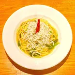 ベーコンとほうれん草のラー油ペペロンチーノ（binwan）