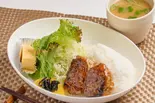 まるみ豚(宮崎県産ブランドポーク)ハンバーグプレート(お味噌汁付き)（「おむすび おにぎり」シイナノゴハン (肉巻きおむすび 豚汁 生姜焼き ハンバーグ)）