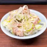 ミニネギ塩チャーシュー丼（ラーメン・つけ麺・油そば『兎に角 松戸店』）