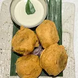 アルボンダ/Aloo Bonda(ニラーミナミインド料理店 虎ノ門ヒルズ店)