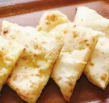 チーズナン/Cheese Naan(ムンバイカレー 蒲生四丁目店)
