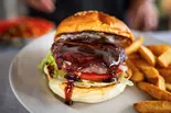 【TB】てりやきバーガー Teriyaki Burger with French Fries（BurgerMania白金店）