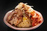 【免疫の盾】本格キムチのせ豚チャーハン（伝説の豚チャーハン Legendary Fried Rice 歌舞伎町店）