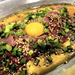 沖縄県産和牛の牛レバスチーム（オシゲサカバ）