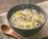 (高脂血症改善)※薄味です 206kcal  脂肪吸収抑制粥 (めかぶ・ひじき・わかめ・寒天・キャベツ・白菜・まいたけなど) トッピング無し（風邪・胃腸炎の回復に お粥小屋 健康お粥専門店）