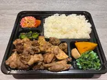 炭火焼き鶏タレW弁当(300g)（肉酒場にゃぶ）