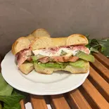 ベーグルサンド【生ハムとグリークヨーグルト】(Creperie ユニーぷ)