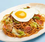 【目玉焼きのせ】チキンチャウミン Chicken Egg Chowmein（MALiKA）