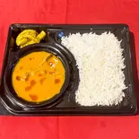 チキンカレーライス（インディンネパールフードキャラバン）