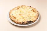 ピッツァ クアトロフォルマッジ Pizza Quattro Formaggi（神楽坂スタジオーネ）
