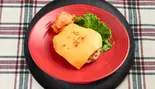 【1⽇5⾷限定】中札内⽥舎どりチーズハンバーグ（リトルスプーン 北海道銘柄鶏チキンカレーのお店）