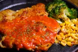 トマトソースハーフチキン弁当(120g)Tomatosauce Chicken Steak Box（【チキンステーキ弁当】Master Of Chicken～南阿佐ヶ谷店～）