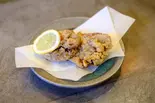 お母さんの唐揚げ(1個)（炭火焼きとおばんざい弁当 せん 渋谷店）