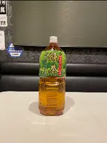 緑茶(2L)（元祖トマトラーメンと辛麺 三味(333) 天神大名中心店）