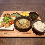 もつ煮込みからあげ定食（おむすび酒場えのま 藤崎駅前店）