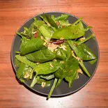 ほうれん草ガーリックサラダ Spinach Garlic Salad（アダルサ 武蔵小金井店）