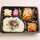 チーズチキンステーキ弁当（まるべん）