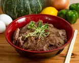 贅沢3種のステーキ丼(カルビ、タン、ハラミ) Luxurious Steak Trio Rice Bowl (Kalbi/Tongue/Skirt Steak)（鉄板焼き屋のステーキ丼）