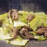 牛すじキャベツ（鉄板焼くるみ）
