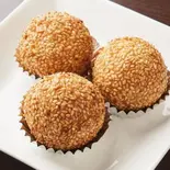 黒ゴマ入り胡麻団子 Sesame Dumpling with Black Sesame（東昇酒家 富士見店）