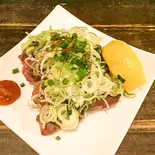 絶品！！上タン焼きネギまみれ（串焼き一献板橋店）
