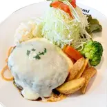 チーズハンバーグプレート【200g】ご飯 並盛（いずみカリー桜塚本店）