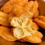 中華ミニ揚げパン 迷你油条 chinese bread fried 2個入り（金星 ヴィーナス ビューティアサイーフルーツボウル Venus beauty Acai fruit-bowl 落合店）