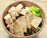 Wチャーシュー丼(居酒屋わんちゃん)