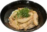 豚トロねぎ塩ダレ丼（焼肉 牛べぇ）