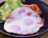 ベーコンエッグ定食（土土土）