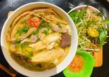 鶏肉・竹の子のブン BÚN MĂNG GÀ（ベトナム料理チェーサイン2号レストラン）