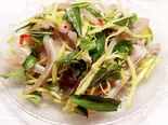 豚耳・生マンゴー和え GỎI TAI XOÀI（ベトナム料理チェーサイン2号レストラン）