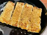 元祖手作り鉄鍋ゴマ棒餃子(5本)(中華料理 浅草橋 川の味)
