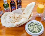ほうれん草チーズカレーセットHorensho cheese curry Nan set（アリサナンハウス）
