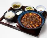 【当店おすすめ】始まりの四川麻婆豆腐(ごはん・温玉セット)（もんごい麻婆飯店）