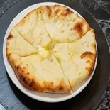 チーズナン/cheese nan（ハリパリワール インド料理）