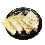 チーズガーリックナン(Cheese Garlic Nan)（INDIAN HALAL RESTAURANT NEW MAHARAJA）