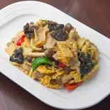 木耳と玉子豚肉炒め（台湾料理 営業中 福島店）