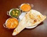 Bセット 3種盛りカレーセット Three Curry Set（インドネパール料理サフロン）